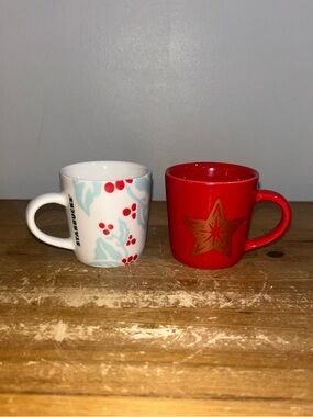 Starbucks Holiday Holly Berry & Red Snowflake set 3 oz